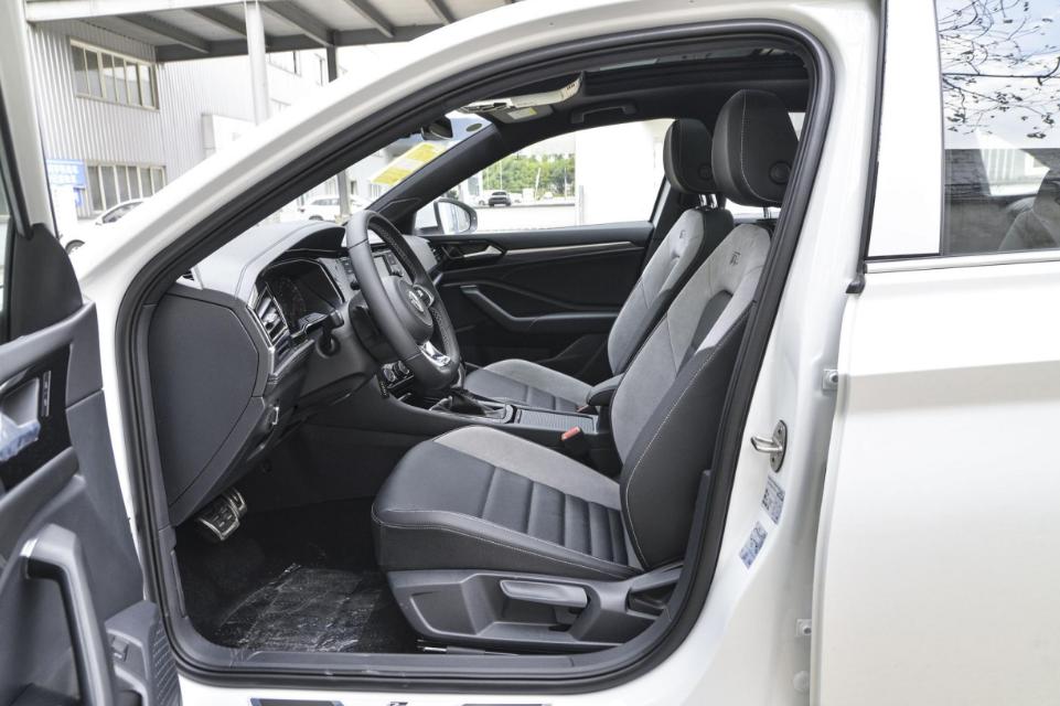 速腾1.5t超越版市区拥堵路段油耗,速腾深度测评