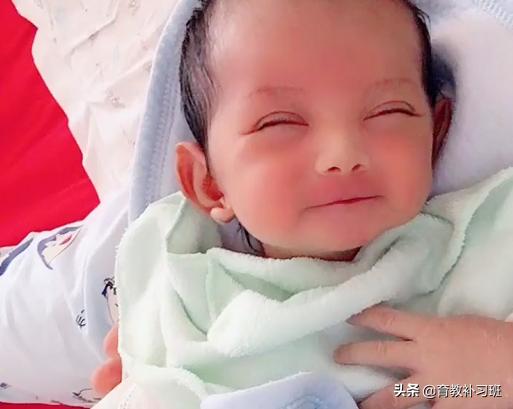 “超甜小宝贝”成功拉高一家人的颜值,超美“欧式双眼皮”无敌了