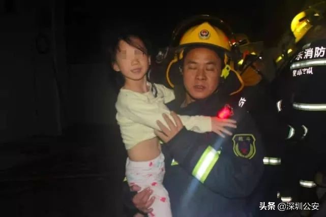 深圳电箱起火视频,深圳小区着火消防车