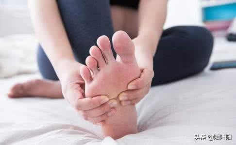 孕期腿抽筋是什么原因引起的,孕期如何预防腿抽筋和静脉曲张