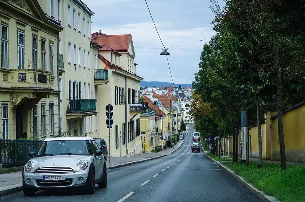 被贴上“蓝色的多瑙河”的标签，这座治愈系的城市，究竟如何？