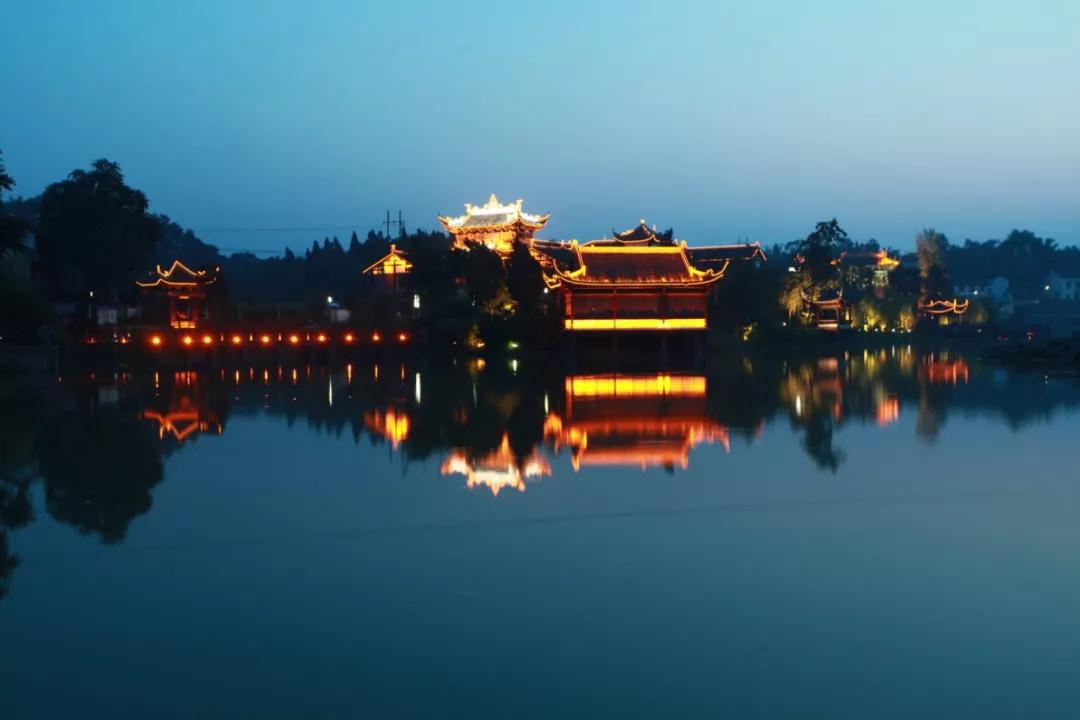 冬天四川旅游十大必去景点,四川冬日旅游景点推荐