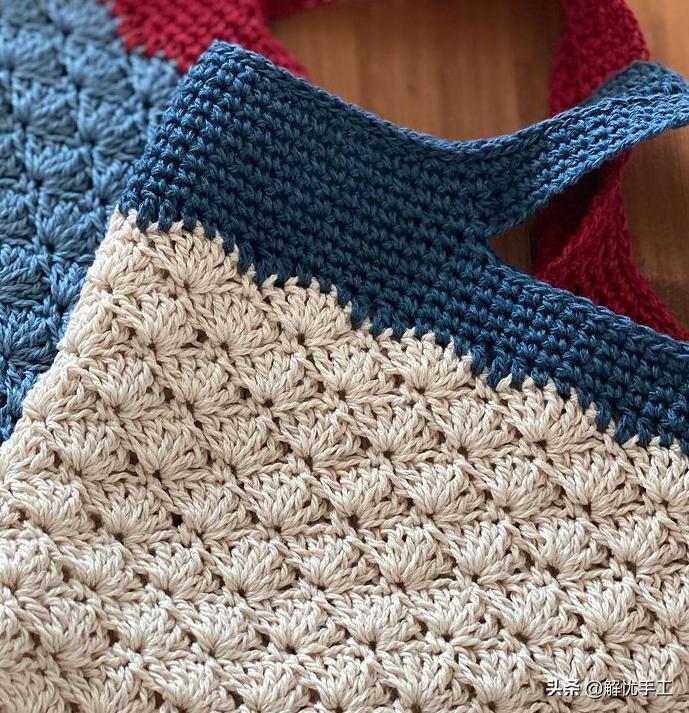 简单漂亮的小包包钩针教程,韩国钩针钩桌布花样教程