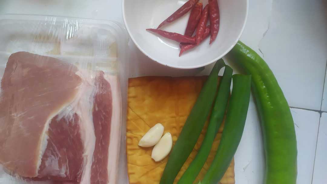 杏鲍菇五香豆干炒肉,全州五香豆干炒肉