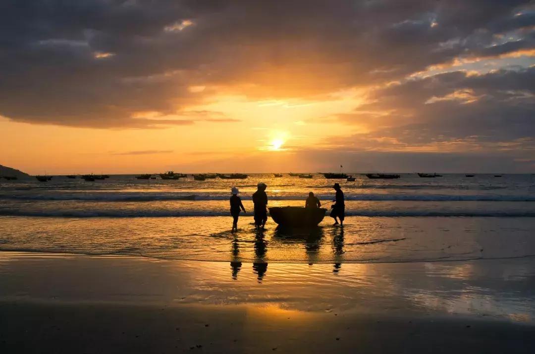 坐火车就可以出国沿途风景美爆了,坐哪些火车可以出国看风景又好玩