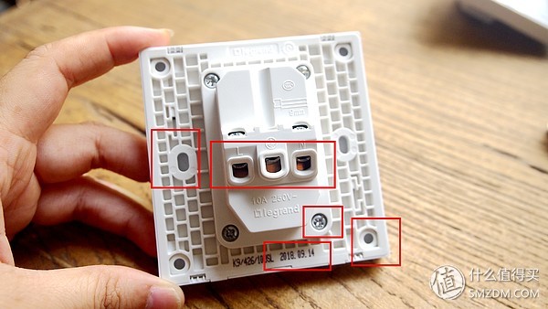 罗格朗开关插座内部结构如何组装,施耐德罗格朗西蒙哪个性价比高