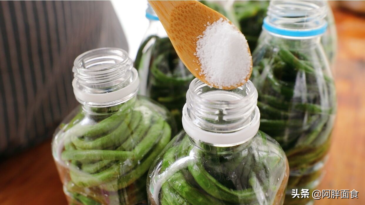 水瓶腌酸豆角最好用的方法,用瓶子腌酸豆角的正确做法