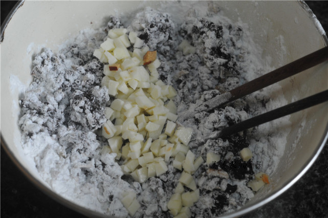 黑米球做法步骤,黑米球的做法