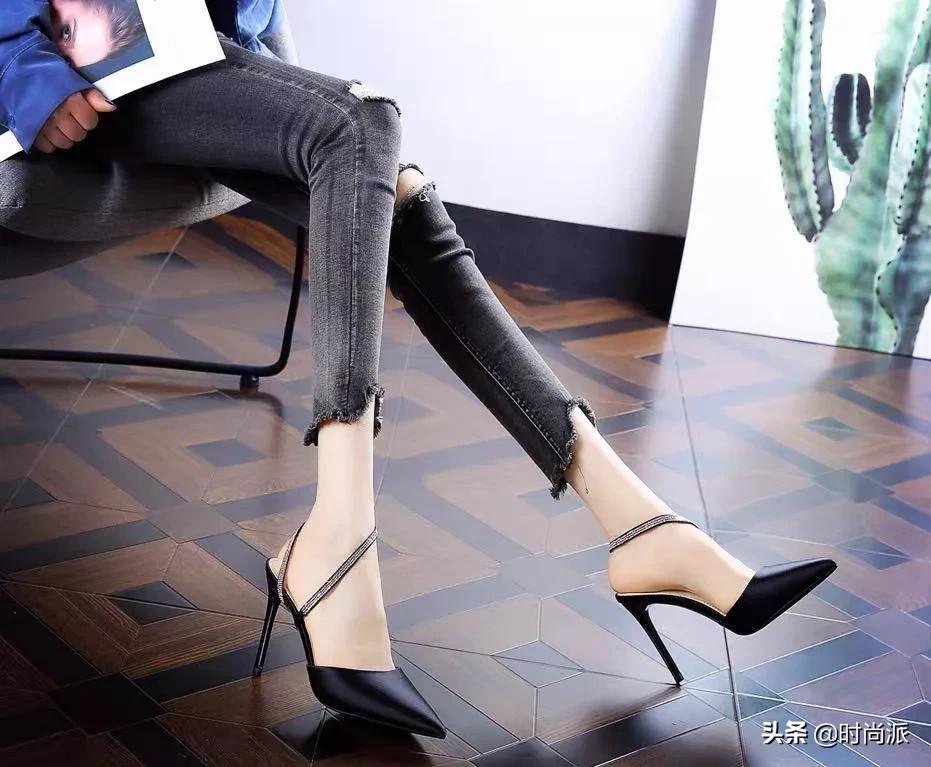 气质穿搭绕不开的裸色系高跟鞋,气场十足的高跟鞋优雅时髦两不误