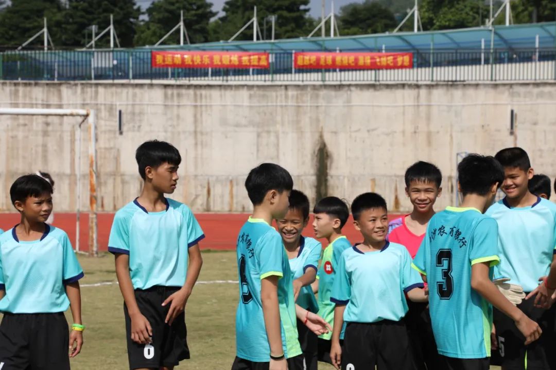 白沙足球比赛,小学校园足球联赛圆满落幕报道