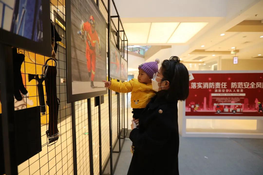 综合体换装“救援橙”！“橙色力量”消防街区邀你一起来打卡！