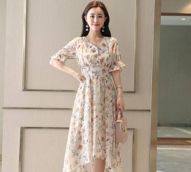 宽松气质印花连衣裙洋气时尚减龄,时尚印花长款大摆雪纺高档连衣裙