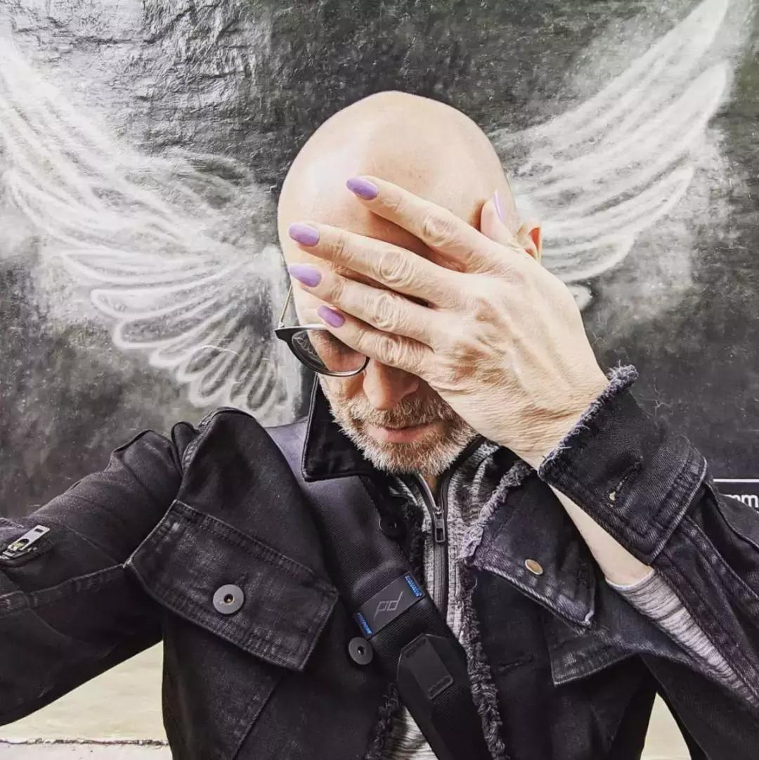 我应该给这些被骗来做美甲的男生道个歉