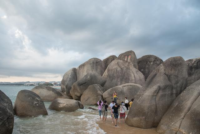 三亚哪里的海景最美,三亚的海边夜景真的很美