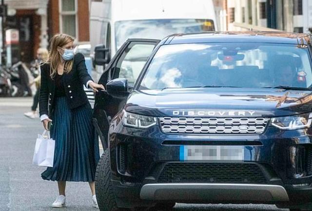 碧翠丝公主裙子,英国公主碧翠丝穿搭