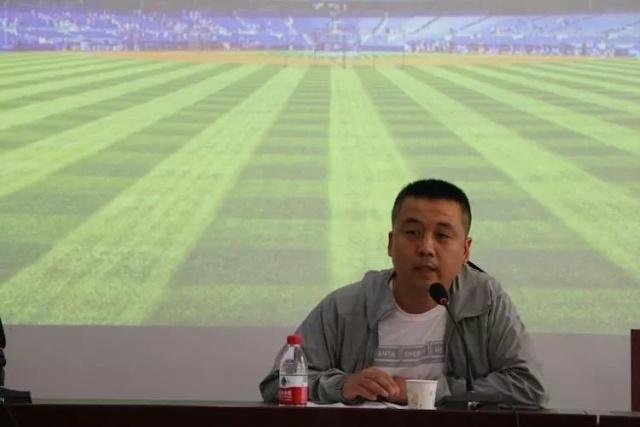 临颍小学足球比赛,临颍县颍川学校足球操