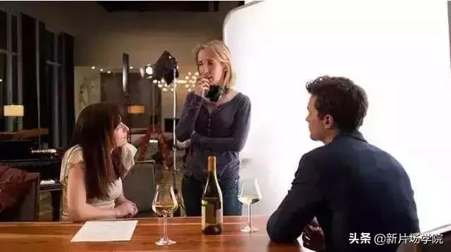 电影拍摄需要哪些灯光器材,电影灯光是什么样的