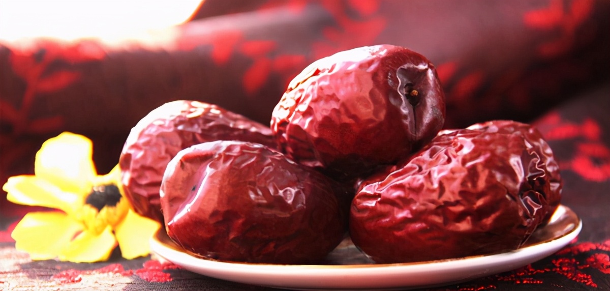 疆里疆外特产干果店新品推荐,来新疆不容错过的面食