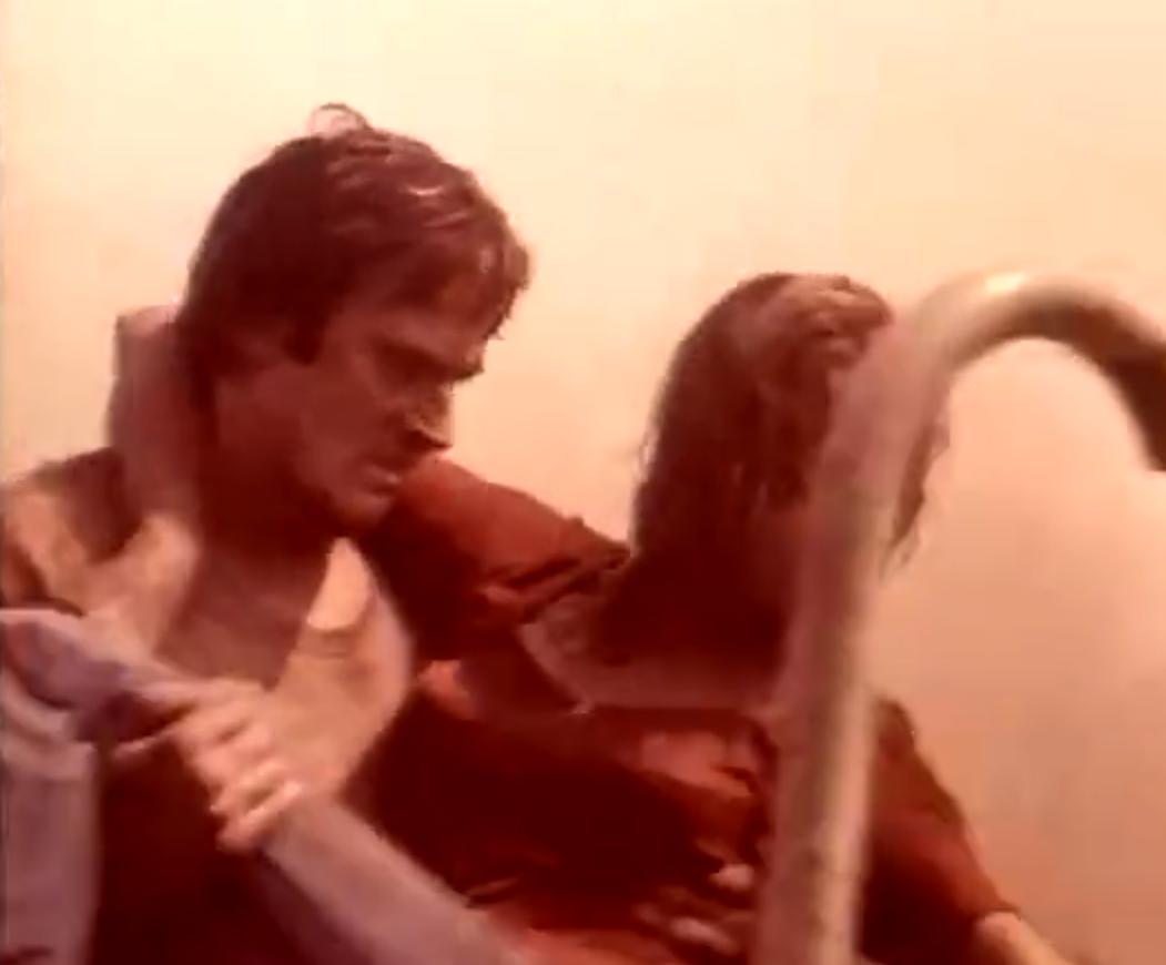 罗马尼亚电影《爆炸》中的水手，竟然是由“神秘的黄玫瑰”出演的