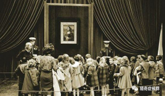 蒙娜丽莎为什么永远盯着你笑,蒙娜丽莎到底笑啥