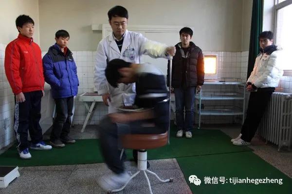 晕车晕船的人坐飞机咋办,晕车的人能当飞行员吗