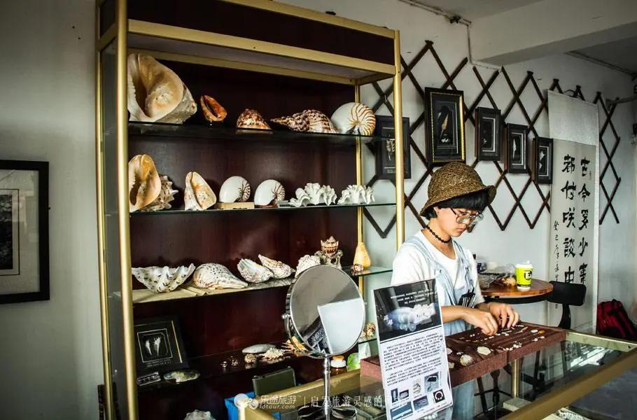 山东大爷捡100万贝壳造楼完整版,山东大爷拿起1000万金砖视频