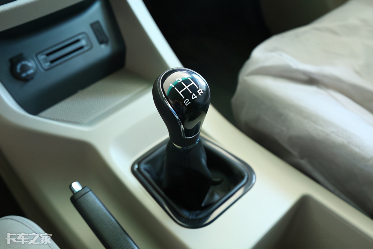 开着风行菱智去旅行,东风风行菱智v3货车版多少钱