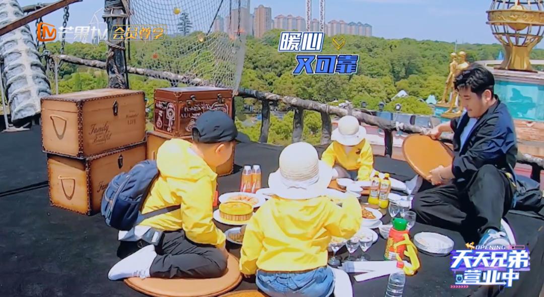 曾经的顶流，怎么糊成了这样？