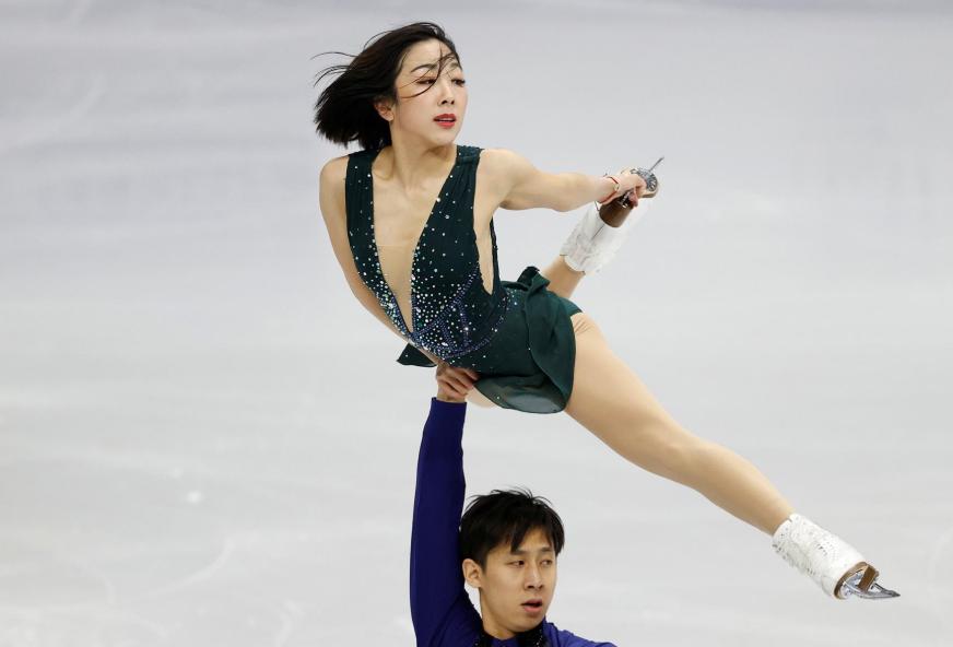 花滑亲吻高燃混剪,花滑一吻视频