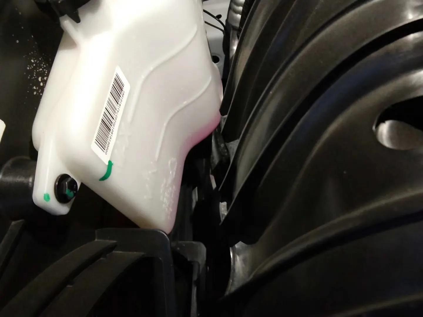 吉利汽车爬坡后水箱漏水