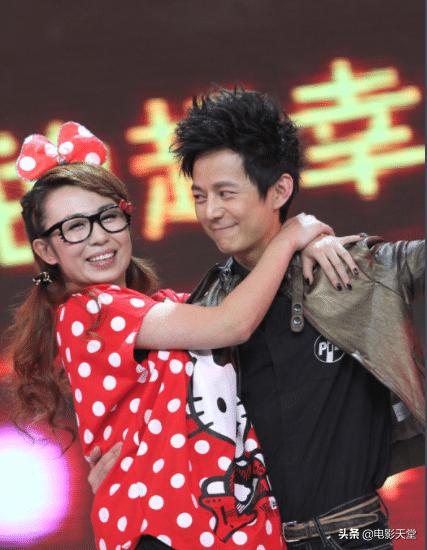 马丽微博晒美照,蜕去喜剧演员的丑萌,状态好似十八岁美少女