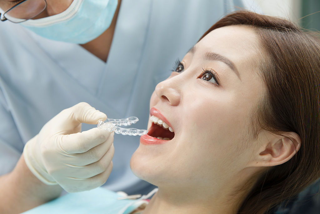 牙齿矫正价格降低一半,牙齿矫正价格在下降么