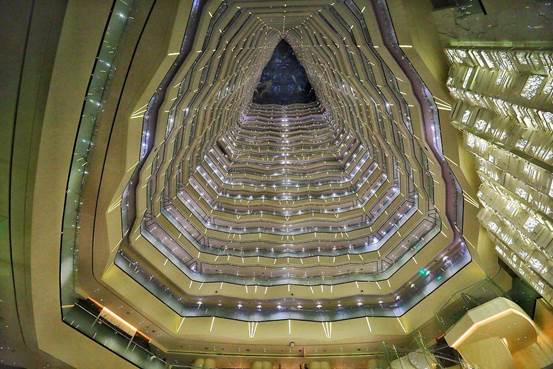 华辉美食人：广州最“奢华”的土豪酒店，网友：一个月工资住1晚