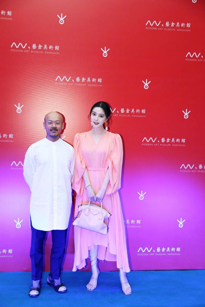 范冰冰一身粉色长裙亮相的活动,范冰冰白色长裙美照