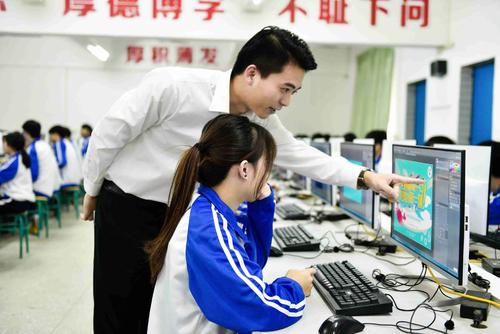 计算机平面设计专业做什么最吃香,中专学计算机平面设计出路和薪水