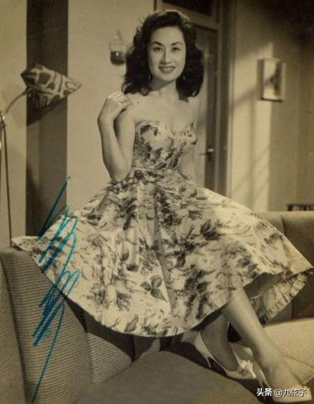 她是一代妖姬,抢了川岛芳子的情人,为爱奋不顾身嫁小26岁影迷