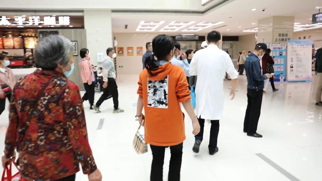 女性肚子变大都是肥胖?NO!腰围增大、吃不下…这些症状该警惕!