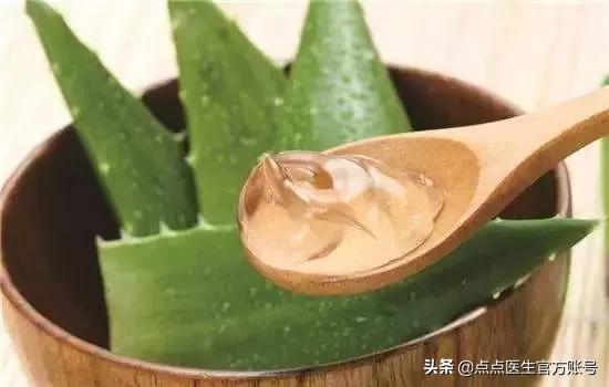别把脸毁了,芦荟胶的作用能祛痘吗