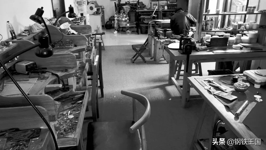 银壶铜壶铁壶哪个烧水泡茶好,银壶煮水和银茶壶泡茶有什么区别