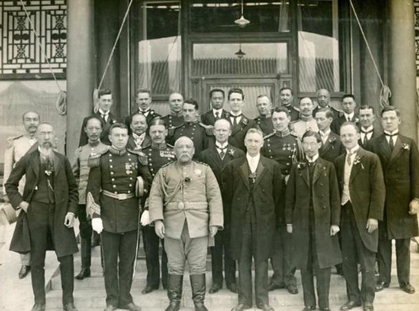 袁世凯到底是怎么死的？病死的，气死的都不是，被他叫走的