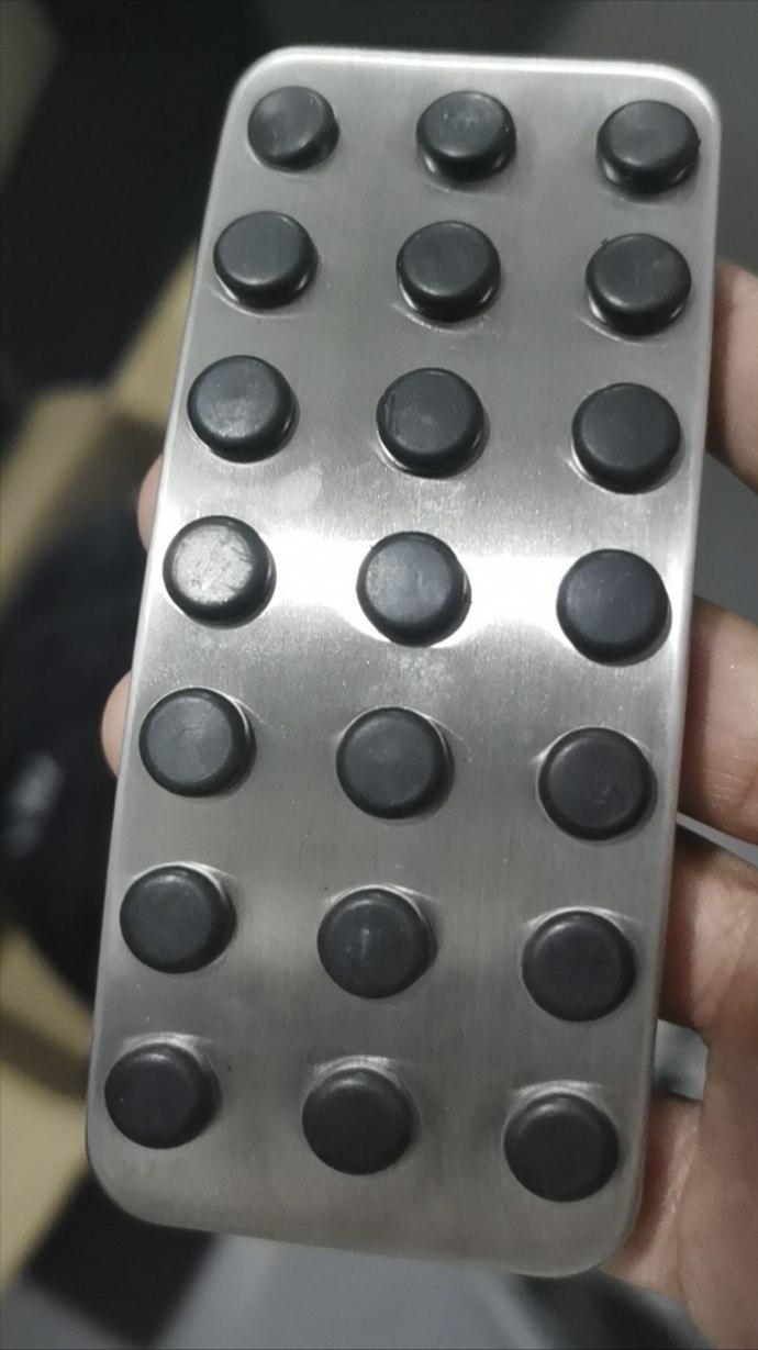 越野轮胎前后配,越野轮胎搭配在小轿车上好不好看