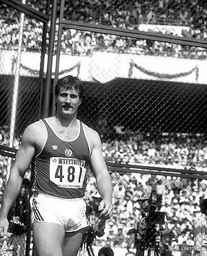 田径历史上世界纪录汇总！15个世界纪录！有没有你心中的那个人？