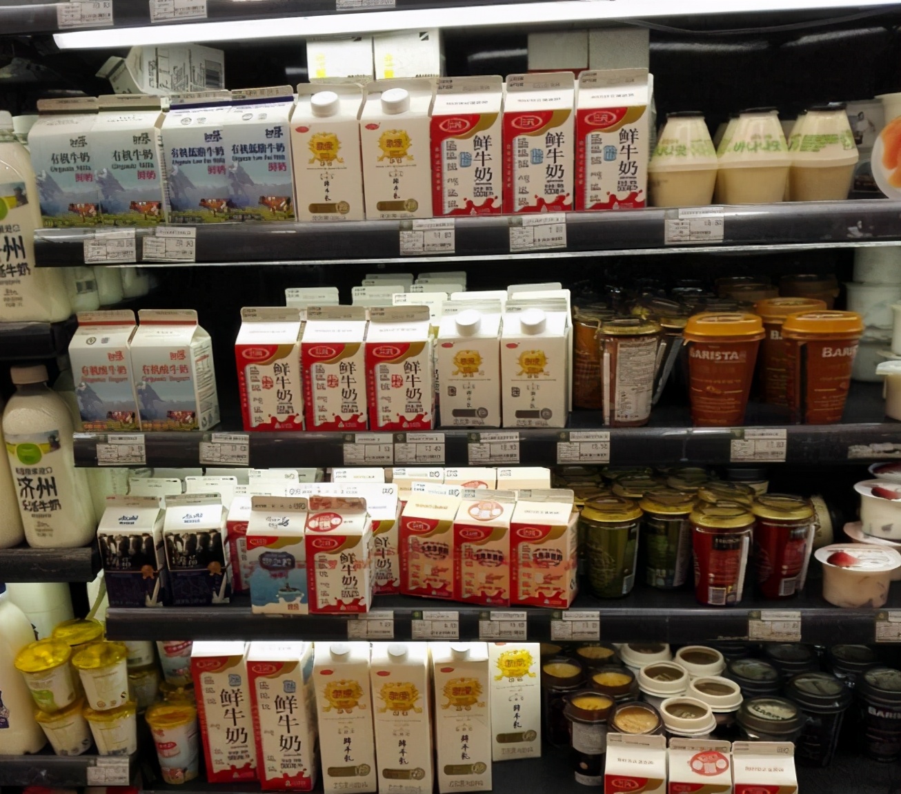 盒装的牛奶和袋装的牛奶哪种最好,同是金典纯牛奶包装大小不一样