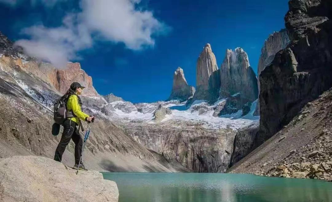 天空之镜玻利维亚乌尤尼盐沼湖,天空之镜玻利维亚的乌尤尼盐沼