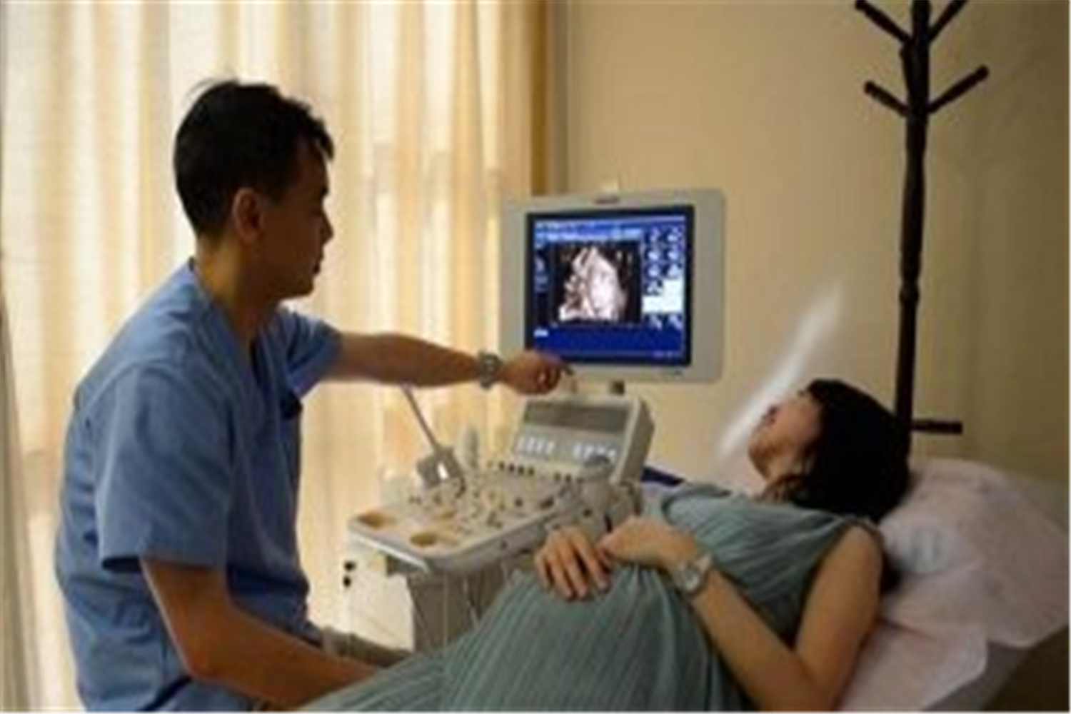 怀了一个懒宝宝，做四维彩超太难了，做四维宝宝不配合怎么办