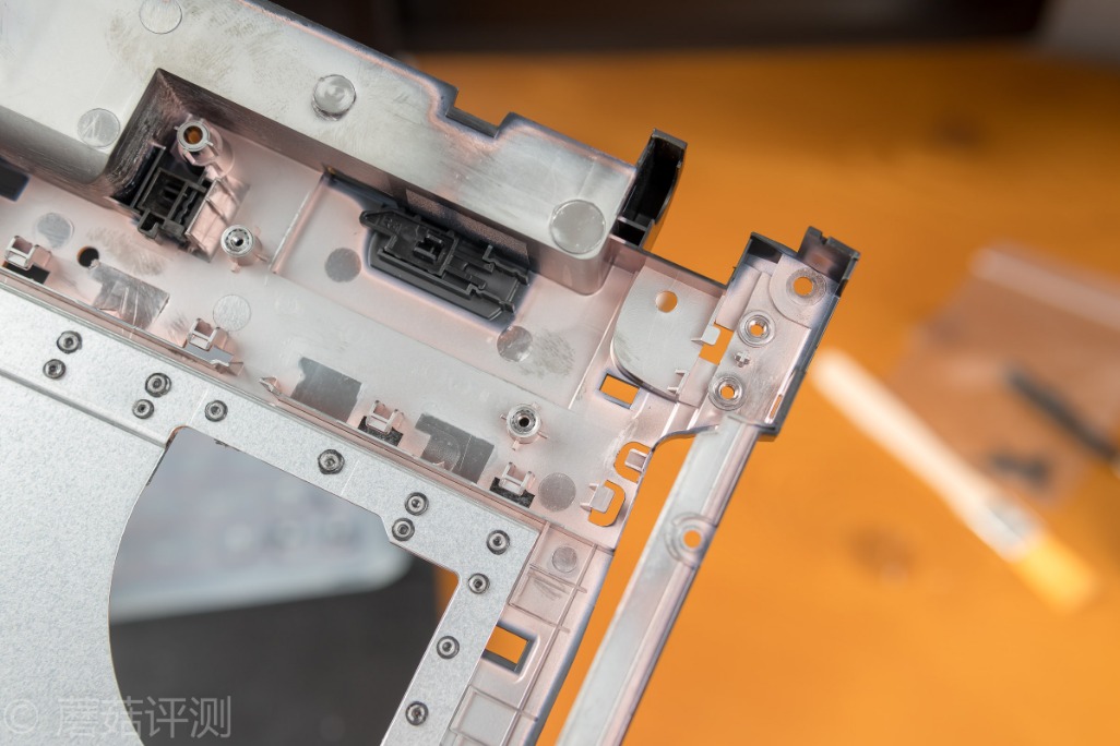 转轴断了维修多少钱,联想y400转轴