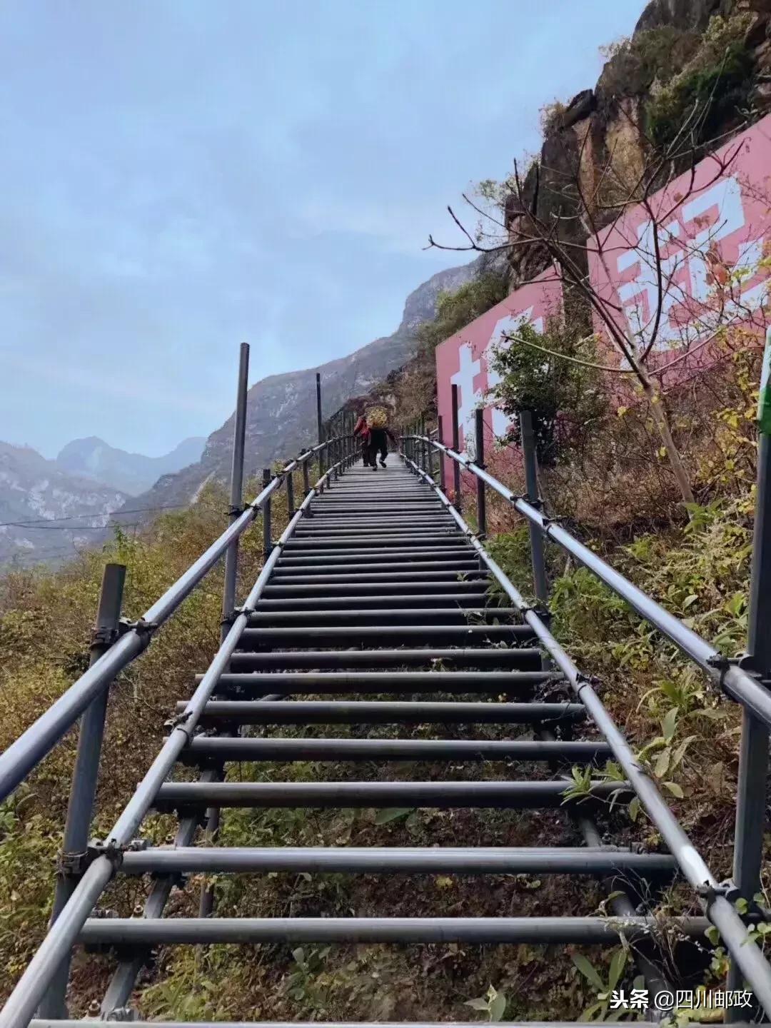 邮政无人机飞入山沟沟，“老凉山”乡亲们走上致富路！