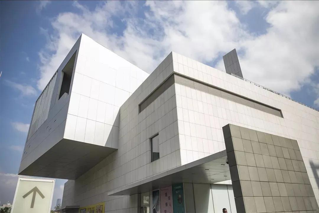 深圳翻身地铁成网红打卡地,深圳网红打卡地点富士康光明小镇