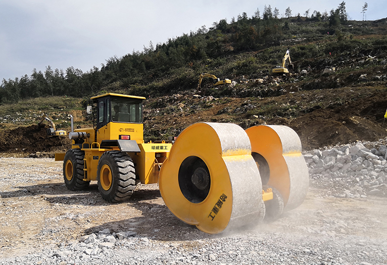 冲击压实机施工全过程,yct25冲击压路机是什么材质