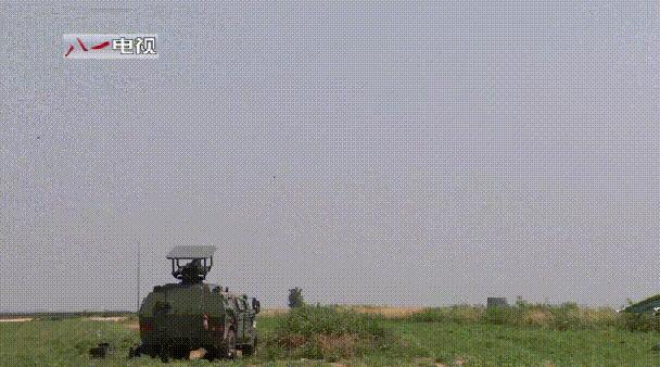 便携式反坦克导弹车打击坦克视频,珠海航展猛士反坦克导弹发射车